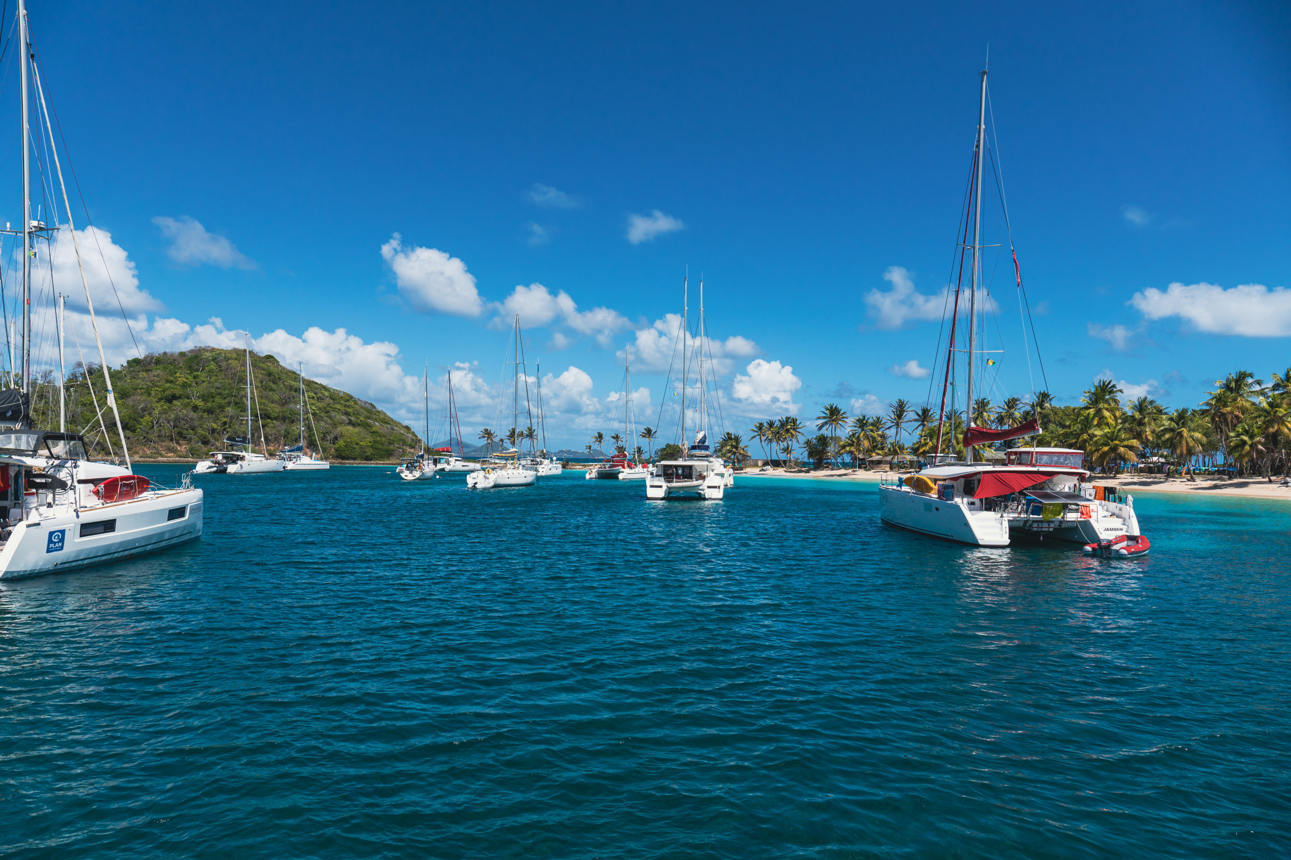Sail and Chill - Segelreise in die Karibik, Horizont über St. Vincent und die Grenadinen